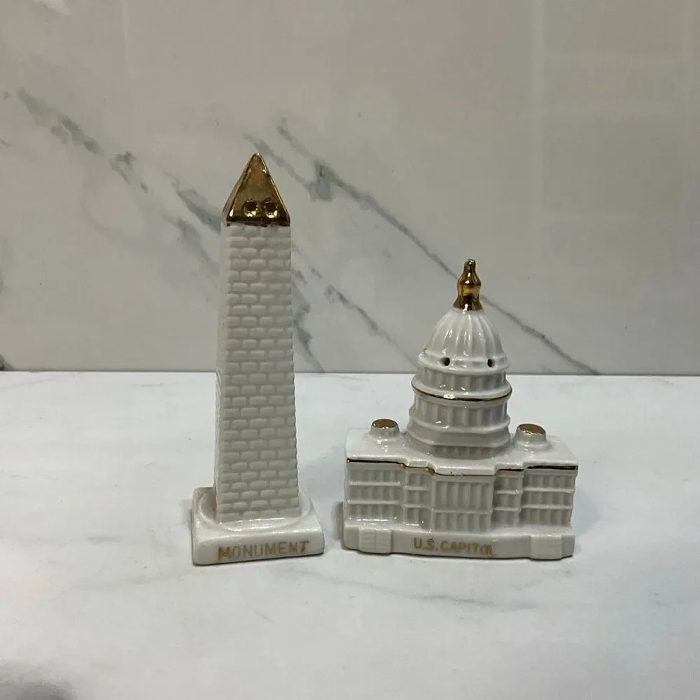 VINTAGE Washington DC Souvenir Salt And Pepper Shakers